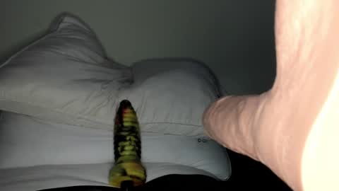 Snapshot of agapinghole chatting on 09-26-25, 05:00 agapinghole online show from 09-26-25, 05:00