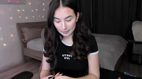 Snapshot of agata_cherry chatting on 02-05-25, 08:00 Eva online show from 02-05-25, 08:00