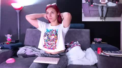 Snapshot of agatacollinsss chatting on 10-16-25, 12:00 Agata Collinss online show from 10-16-25, 12:00