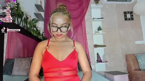 Agatadelphine online show from 03-11-25, 08:42