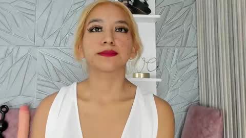 Agatadelphine online show from 10-06-25, 01:08