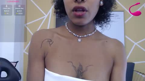 Snapshot of agatha_amaya chatting on 10-27-25, 01:37 agatha_amaya online show from 10-27-25, 01:37