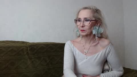 Agatha online show from 02-03-25, 01:19