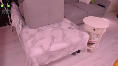 Snapshot of agatha_one chatting on 10-28-25, 11:29 Agatha online show from 10-28-25, 11:29