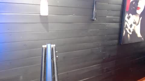 Snapshot of agatha_prime chatting on 10-08-25, 09:01 CAROLINA online show from 10-08-25, 09:01