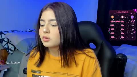 Cat online show from 03-06-25, 07:25