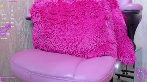 Snapshot of agatha_russh_ chatting on 01-13-25, 09:09 LUNNA online show from 01-13-25, 09:09