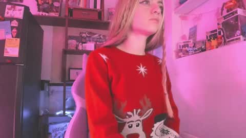 Snapshot of agathaa_ks_ chatting on 12-13-24, 06:10 Camila     2 online show from 12-13-24, 06:10