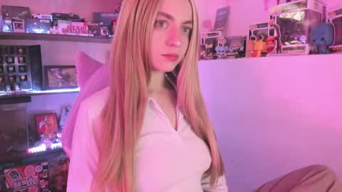 Snapshot of agathaa_ks_ chatting on 01-14-25, 07:21 Camila     2 online show from 01-14-25, 07:21