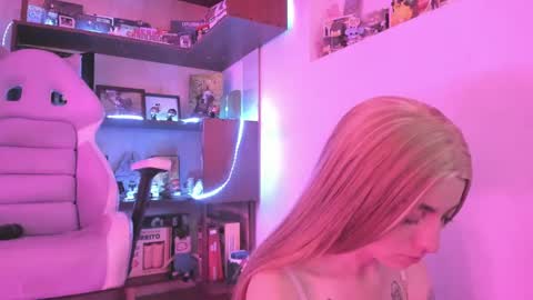 Snapshot of agathaa_ks_ chatting on 01-17-25, 08:11 Camila     2 online show from 01-17-25, 08:11