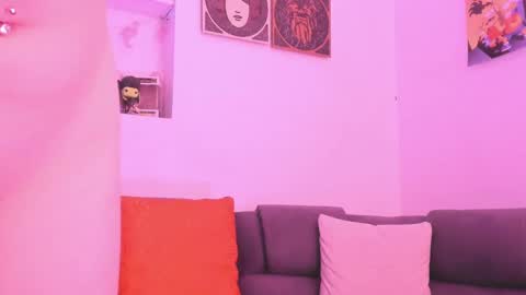 Snapshot of agathaa_ks_ chatting on 02-16-25, 01:25 Camila     2 online show from 02-16-25, 01:25