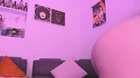 Snapshot of agathaa_ks_ chatting on 02-21-25, 10:04 Camila     2 online show from 02-21-25, 10:04