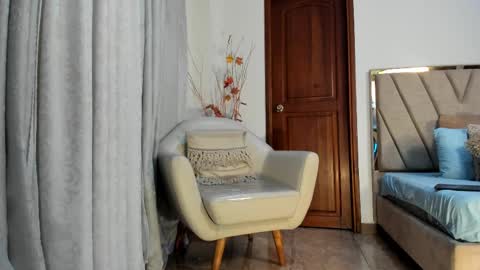 Agathaa white online show from 09-18-25, 11:45