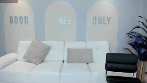 Agatha online show from 02-03-25, 01:19