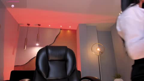 Agatha online show from 02-04-25, 01:56