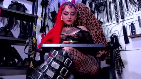 Agatha Fox online show from 01-22-25, 11:10