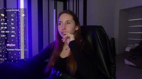 Snapshot of agelina_summer chatting on 01-12-25, 11:36 Agelina Lilly Laura online show from 01-12-25, 11:36