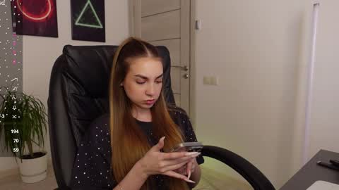 Snapshot of agelina_summer chatting on 02-23-25, 12:16 Agelina Lilly Laura online show from 02-23-25, 12:16
