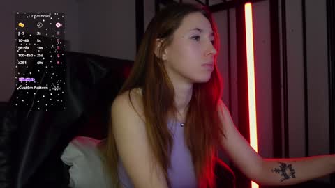 Snapshot of agelina_summer chatting on 02-26-25, 03:30 Agelina Lilly Laura online show from 02-26-25, 03:30