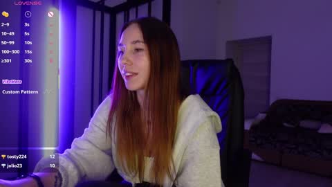 Snapshot of agelina_summer chatting on 03-04-25, 10:05 Agelina Lilly Laura online show from 03-04-25, 10:05