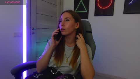 Snapshot of agelina_summer chatting on 09-13-25, 01:55 Agelina Lilly Laura online show from 09-13-25, 01:55