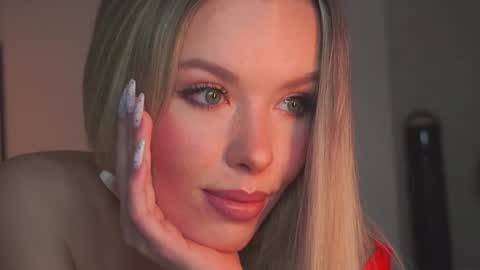 Snapshot of agent_blonde chatting on 10-11-25, 06:28 May online show from 10-11-25, 06:28