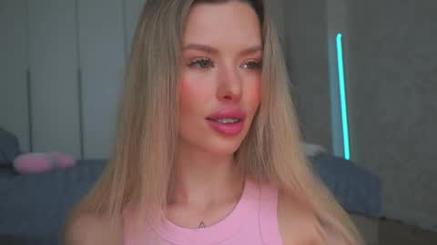 Snapshot of agent_blonde chatting on 05-13-26, 01:58 May online show from 05-13-26, 01:58
