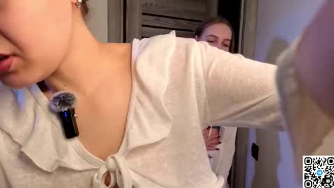 Monica and Bella online show from 02-26-26, 06:01