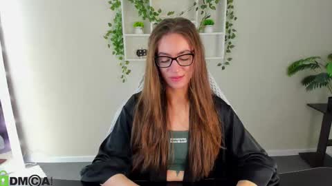 agnes wells online show from 11-06-25, 09:21