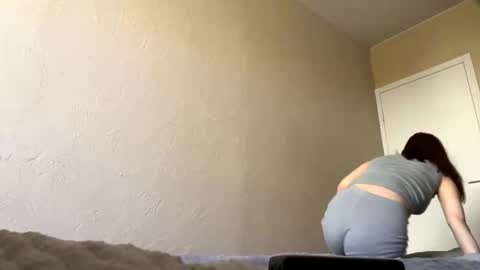 Snapshot of agness____ chatting on 09-25-25, 09:35 agness____ online show from 09-25-25, 09:35