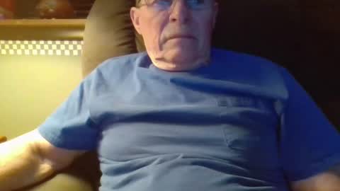 aguynrkfrd online show from 12-25-24, 09:34