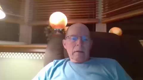 aguynrkfrd online show from 10-10-25, 09:52