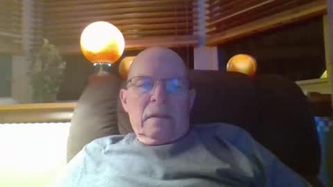 aguynrkfrd online show from 11-24-25, 10:37