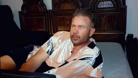 Blue Eyed Handsome Man online show from 04-12-26, 11:32