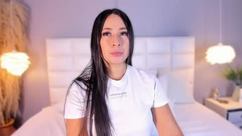 Snapshot of ahincale chatting on 04-28-26, 11:37 AHINOA online show from 04-28-26, 11:37