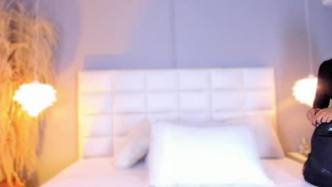 Snapshot of ahincale chatting on 05-23-26, 11:36 AHINOA online show from 05-23-26, 11:36