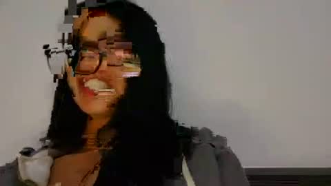 ahinoataylorr_ online show from 04-29-26, 02:59