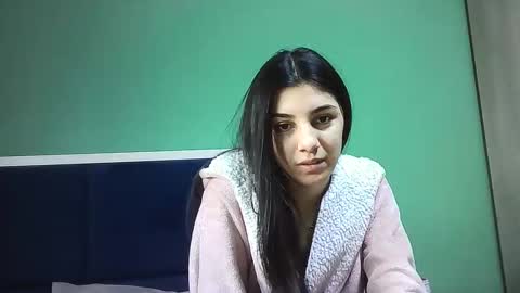 Snapshot of ahotkitty18 chatting on 01-06-25, 08:57 Selena online show from 01-06-25, 08:57