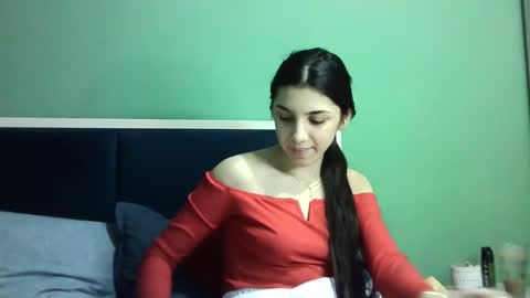 Snapshot of ahotkitty18 chatting on 01-11-25, 04:25 Selena online show from 01-11-25, 04:25