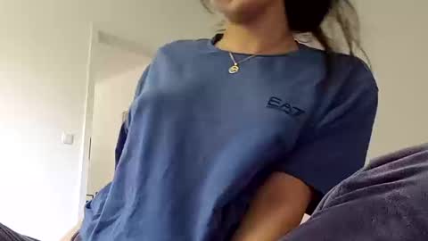 Snapshot of ahotkitty18 chatting on 09-22-25, 12:40 Selena online show from 09-22-25, 12:40