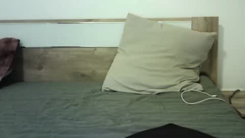 Snapshot of ahotkitty18 chatting on 11-11-25, 07:25 Selena online show from 11-11-25, 07:25