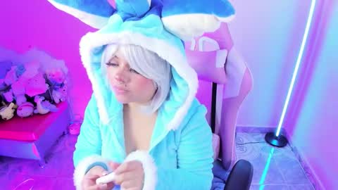 Ahri help me get to 100  online show from 12-17-25, 03:34