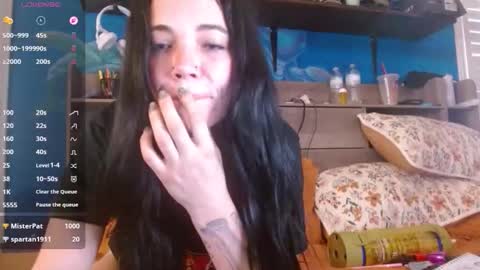 Snapshot of ahungkittykat chatting on 05-08-26, 01:05 Kat online show from 05-08-26, 01:05