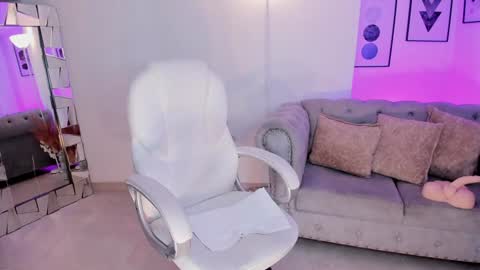 AIDA ADAMS online show from 12-16-24, 10:03