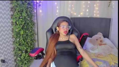 Snapshot of aida_princess chatting on 03-06-25, 07:47 Aida online show from 03-06-25, 07:47