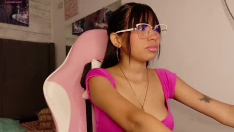 Snapshot of aida_princess chatting on 10-09-25, 11:47 Aida online show from 10-09-25, 11:47