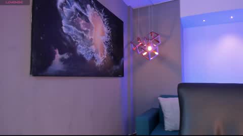 aidajoness online show from 10-20-25, 11:32