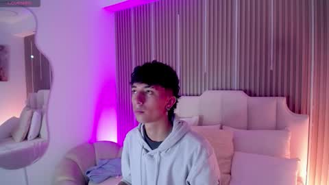 Aiden online show from 03-01-26, 01:02