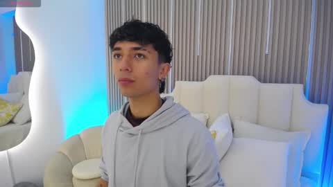 Aiden online show from 03-10-26, 01:05