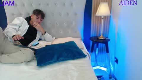 Snapshot of aiden_rivers_ chatting on 05-14-26, 12:56 Aiden online show from 05-14-26, 12:56